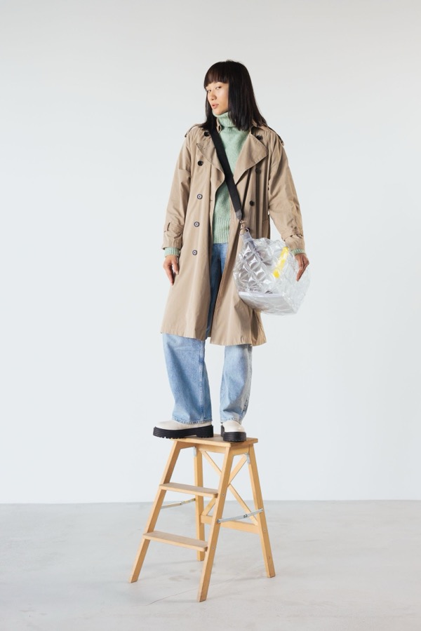 Belted trench